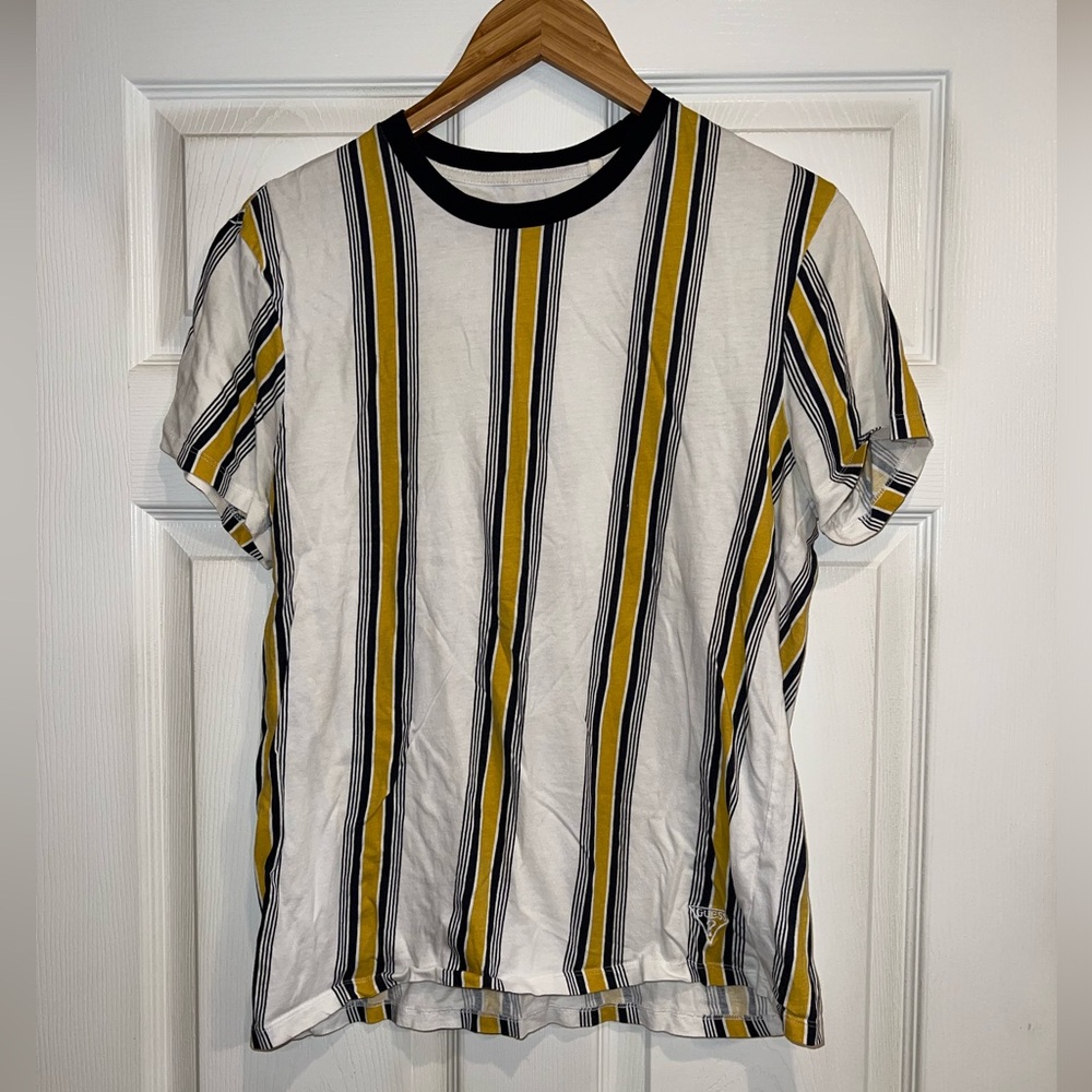 Guess Mens tee shirt. Size medium. GUC